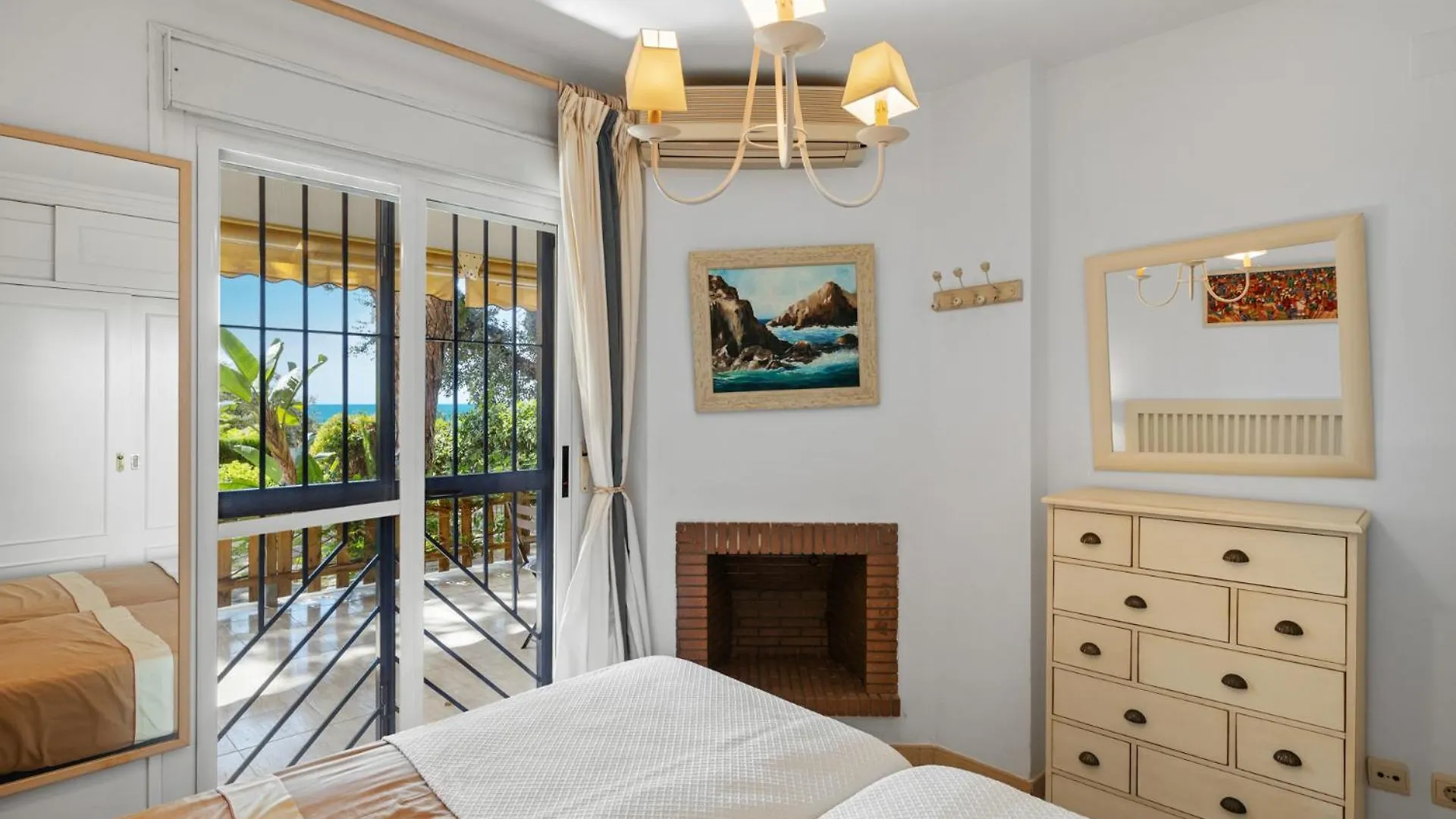 Apartment Seaview With Private Garden 5 Minutes Walk To The Beach And Amenities Sitio de Calahonda