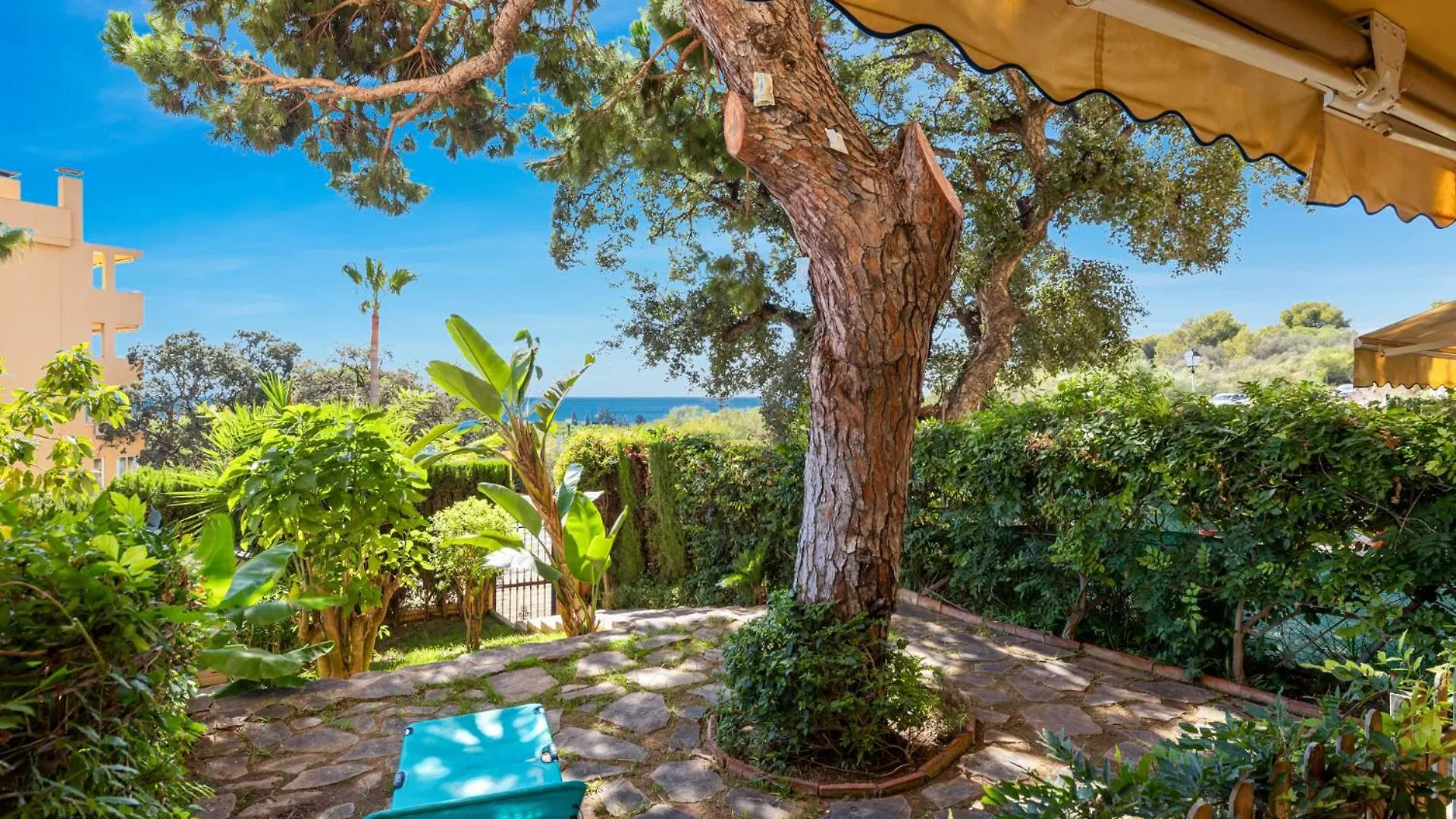Seaview With Private Garden 5 Minutes Walk To The Beach And Amenities Sitio de Calahonda Spain