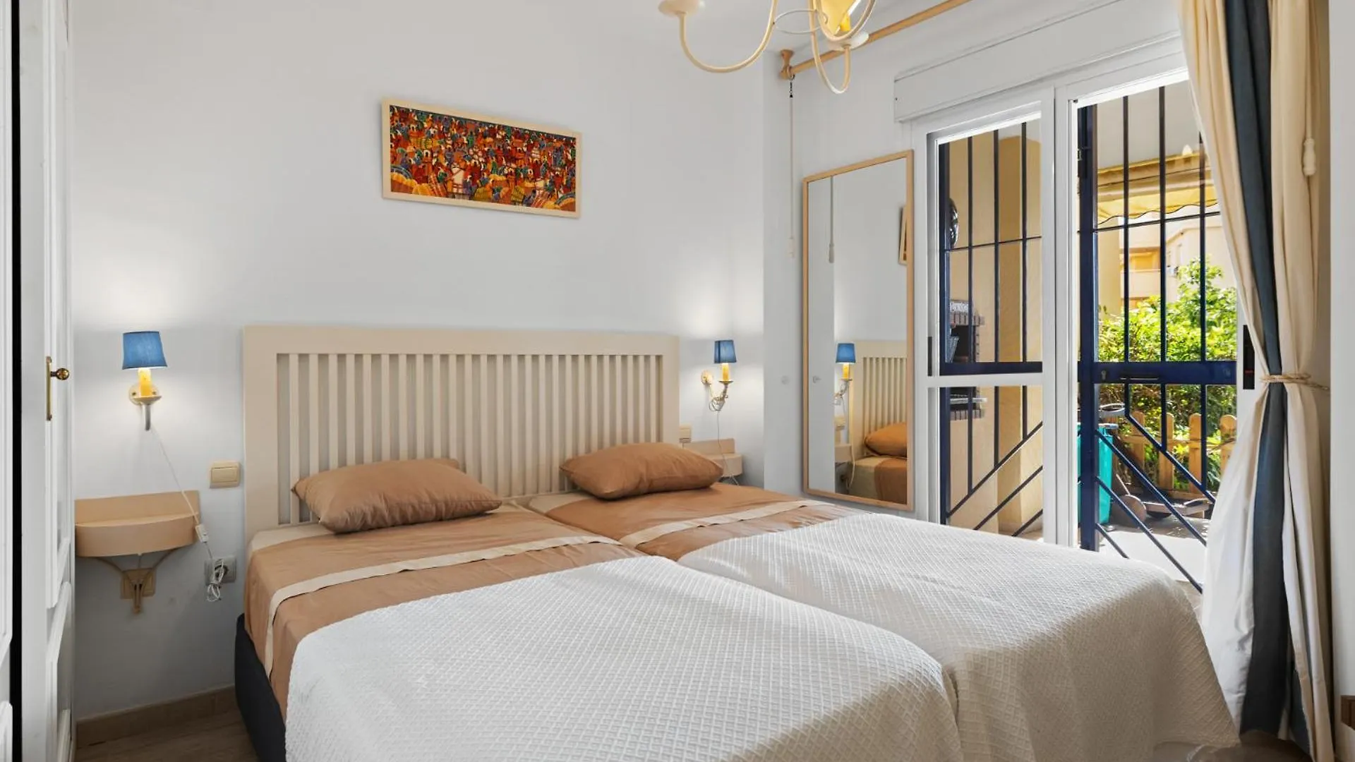 Seaview With Private Garden 5 Minutes Walk To The Beach And Amenities Sitio de Calahonda Apartment