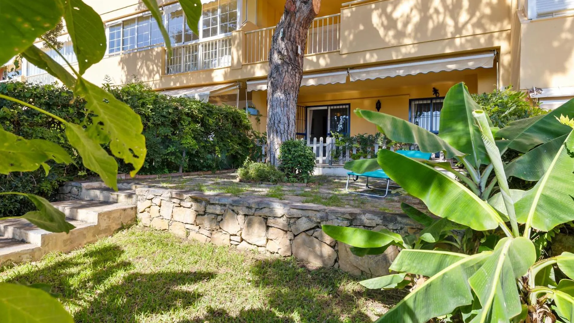 Seaview With Private Garden 5 Minutes Walk To The Beach And Amenities Sitio de Calahonda 0*,
